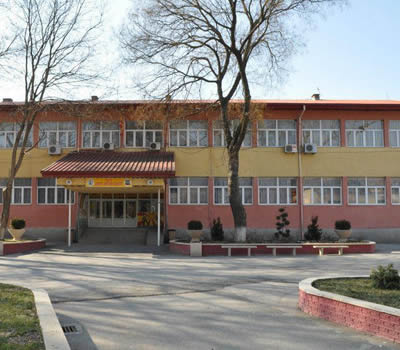 <span>Нашето</span>училиште
